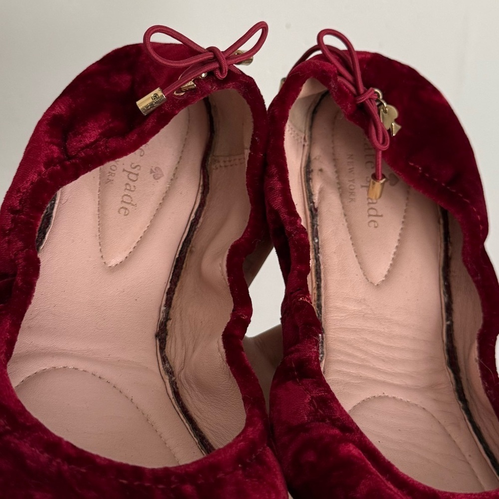 Kate Spade New York Women's Globe Bordeaux Crushed Velvet Ballet Flats, Size 7 - Picture 4 of 6